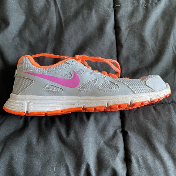 Nike Revolution 2 women’s running shoes - Picture 2 of 5